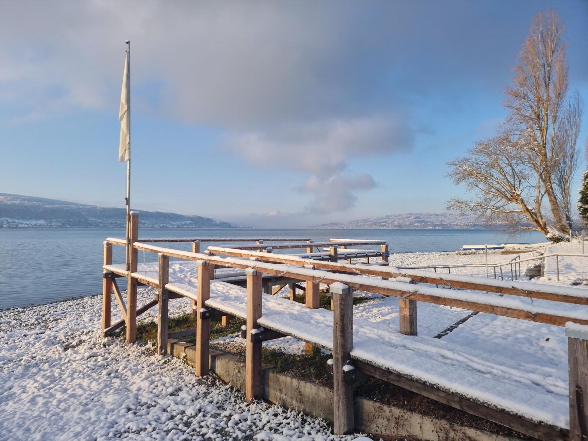 Strandhotel Loechnerhaus Reichenau Buitenkant foto