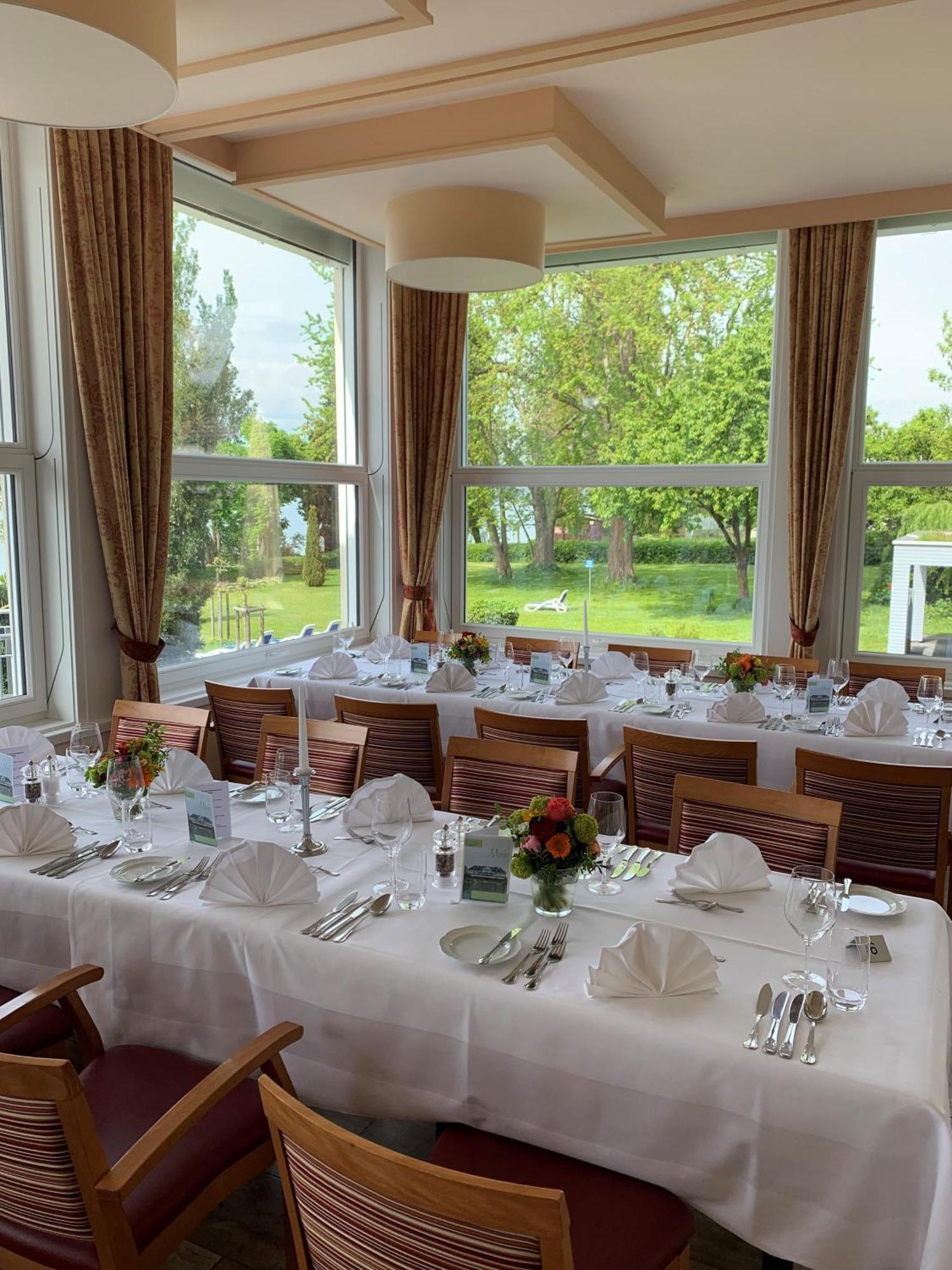 Strandhotel Loechnerhaus Reichenau Buitenkant foto