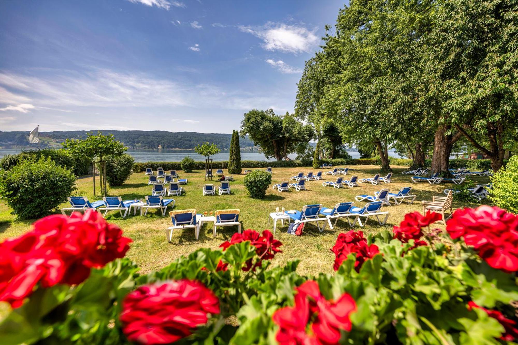 Strandhotel Loechnerhaus Reichenau Buitenkant foto