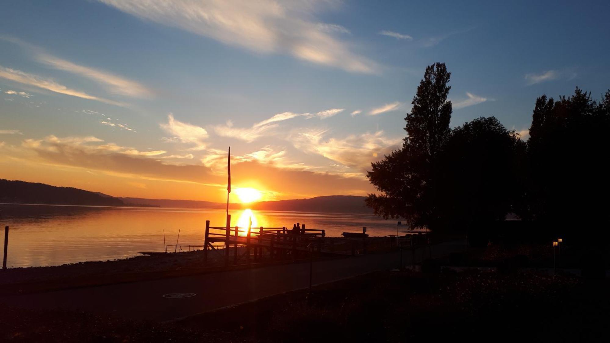 Strandhotel Loechnerhaus Reichenau Buitenkant foto