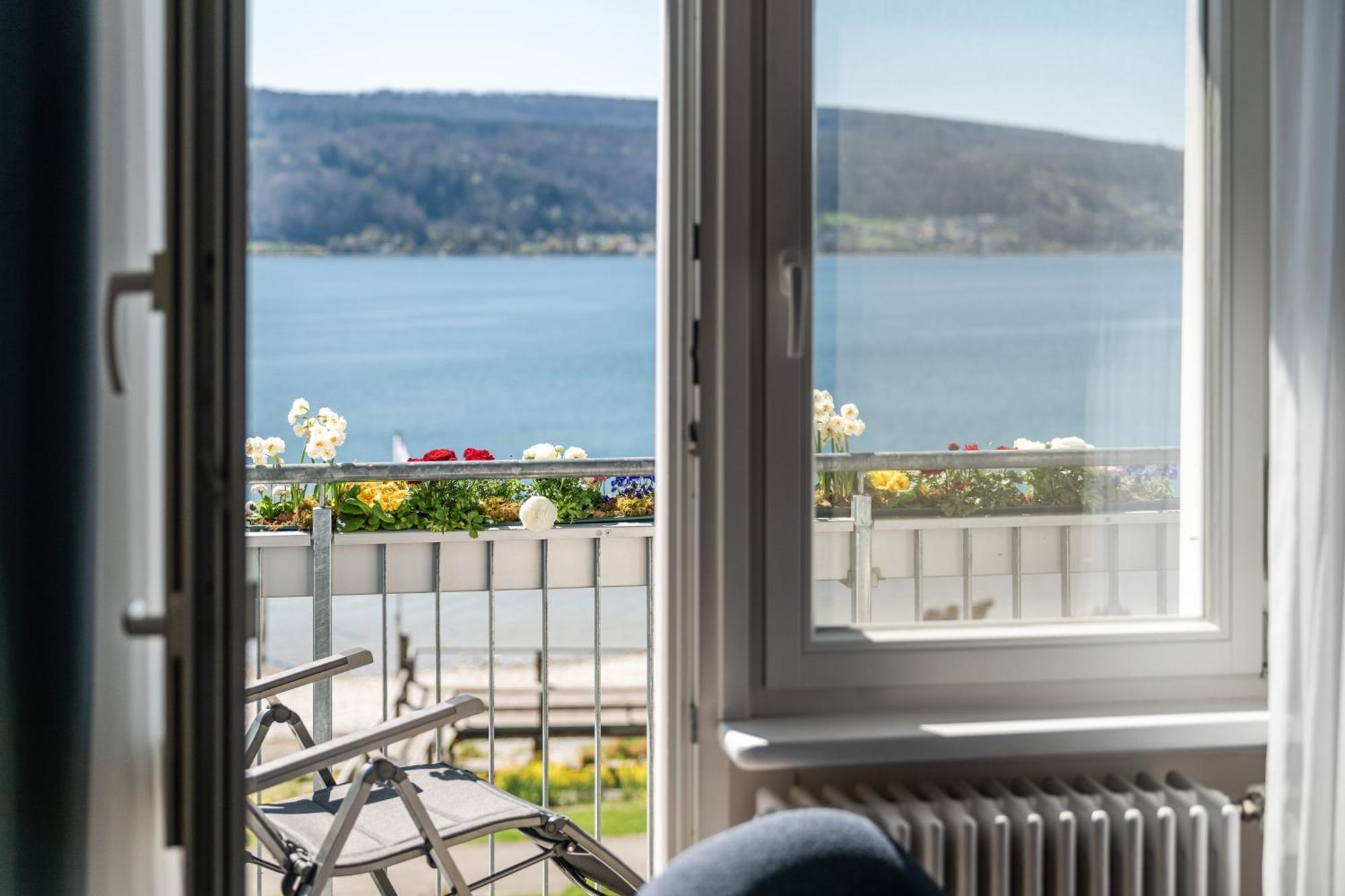 Strandhotel Loechnerhaus Reichenau Buitenkant foto