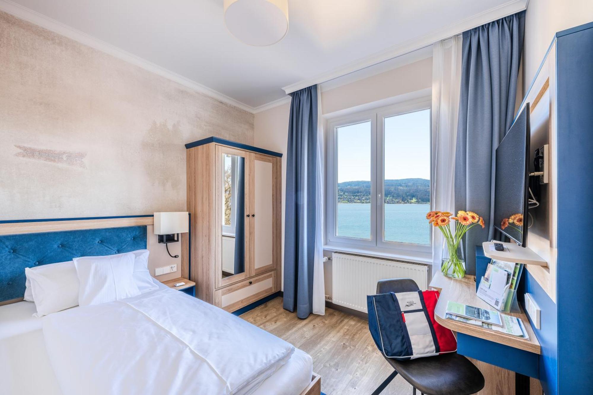 Strandhotel Loechnerhaus Reichenau Buitenkant foto